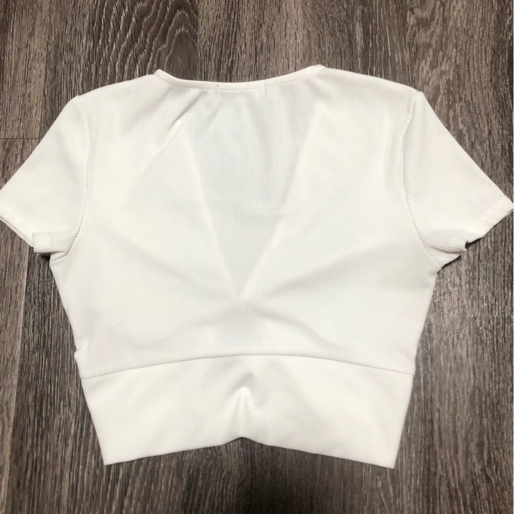 Bershka White Ribbed Ring Detail O-Ring Crop Top - Small - Picture 7 of 8